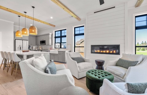 Egg Harbor Condo | New Luxury Condo: Egg Harbor-Indoor Pool, Gym