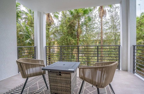 Redevelopment Area Condo | NEW LUXURY CONDO WITH BEST NAPLES LOCATION!