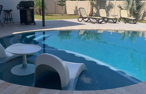 East Fort Lauderdale House | New Luxury Coral Villa!Private Heated Salt Pool With Sun Shelf! 1 Mile To Beach!