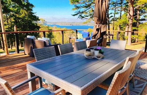 Rogers Cottage | NEW! Luxury cottage with epic lake view