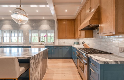 Nantucket House | New luxury family home with unobstructed views of Bartlett Farm.