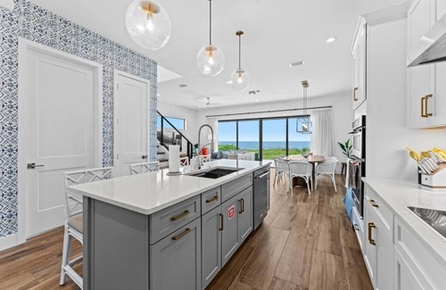 Melbourne Beach House | NEW Luxury Modern Beachfront Villa w/Private Heated Pool, BBQ Grill, OCEANFRONT