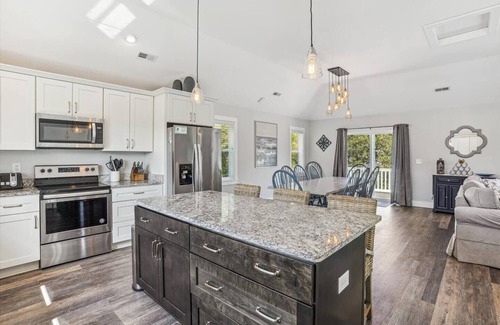 Monteray Shores House | New,Luxury,Soundside,PrivatePool,HotTub,GameRoom