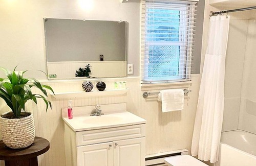 New Madrid House | New Madrid - Marston Homestead. COZY 12 Bed Home.