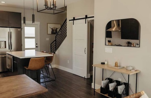 Red Lodge House | New + Modern 3BR House