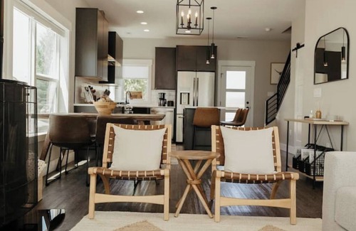 Red Lodge House | New + Modern 3BR House