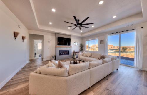 Moab South Valley House | New & Modern Escape