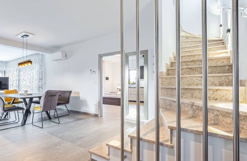 Mali Maj Villa | New modern stylish villa with outdoor pool