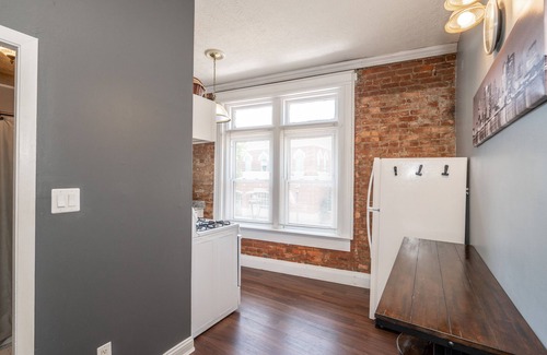 Newport Condo | *New* Monmouth Loft 1 | City Chic 1 BDR