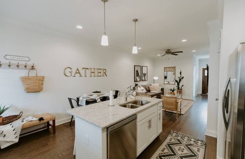 Murfreesboro House | NEW Murfreesboro Luxury Townhome | 3 BR