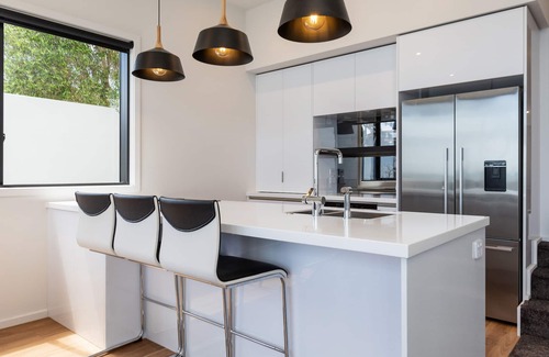 Oakura House | NEW! Oakura Beach Front Apt #1