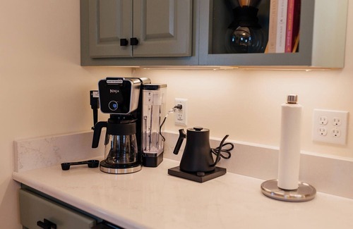 Walpole House | New! Pemaquid Escape | Curated Comfort + Hot Tub