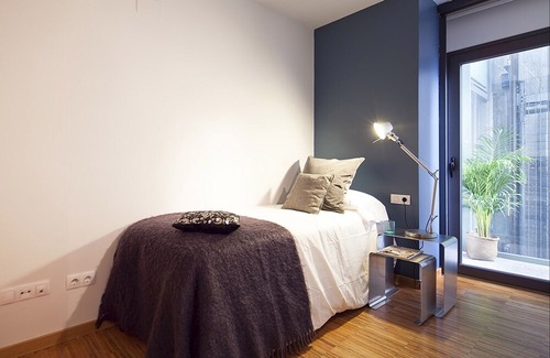 El Putget i Farro Apartment | New Penthouse with Private Terrace and access to pool for 6 FREE WIFI
