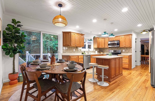 Royal Pines House | NEW! Pool, Sauna, Hot Tub, Fire Pit Games, Near Lake Julian + South of Asheville