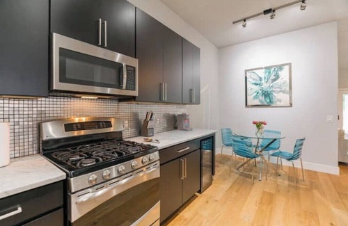 Indian Springs House | New POOL & SPA + Pergola & BBQ modern 1 story home