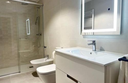 Vigo Apartment | New Port, Free Parking YBH1L