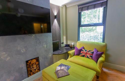 Ashbourne House | NEW Refurbished 2025 Cottage Sleeps 6 Ashbourne Peak District Derbyshire