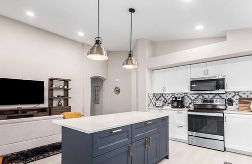 Peoria House | New Remodel minutes from Lake, Sports and Arrowhead Ranch