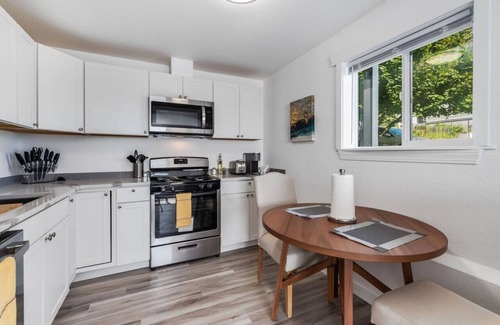 Hilltop Apartment | New Remodeled 1BR/1BA in DT Tacoma - 1