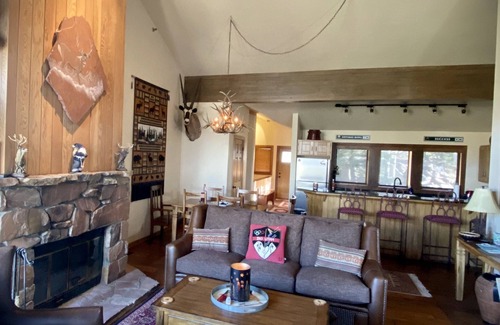 Deer Valley House | New Remodeled interior plus outside updated in Upper DV walk to Silver Lake