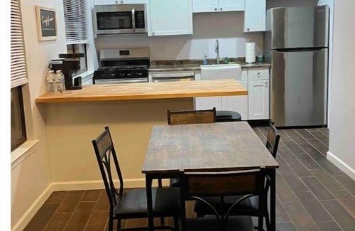 Detroit Apartment | New Renovated Condo -Nardin Park Unit D