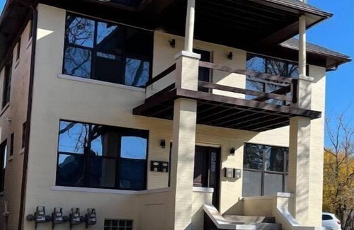 Detroit Apartment | New Renovated Condo -Nardin Park Unit D