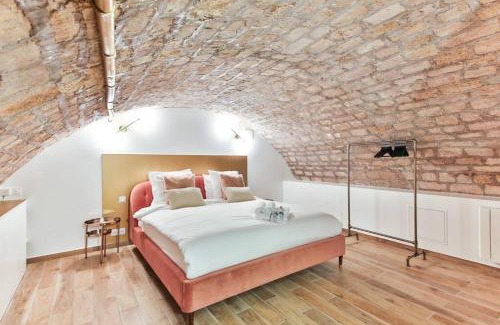 Saint-Vincent-de-Paul Apartment | New&Renovated in heart of PARIS- 6pers