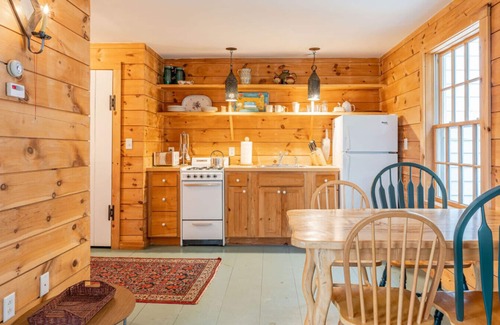 Town of Marbletown Cottage | NEW: Riverfront Cottage w/Hot Tub, Sauna & Pond