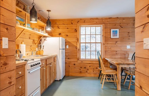 Town of Marbletown Cottage | NEW: Riverfront Cottage w/Hot Tub, Sauna & Pond