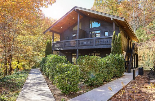 Whittier Apartment | NEW! Romantic Two Bedroom Loft Spa Suite with Fireplace