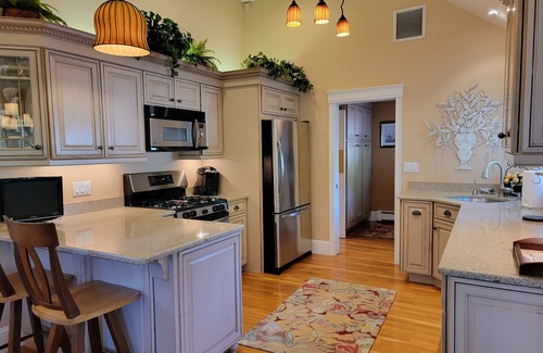 Mashpee House | New Seabury, private pool, heated pool, golf front. South Cape Beach.