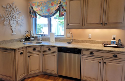 Mashpee House | New Seabury, private pool, heated pool, golf front. South Cape Beach.