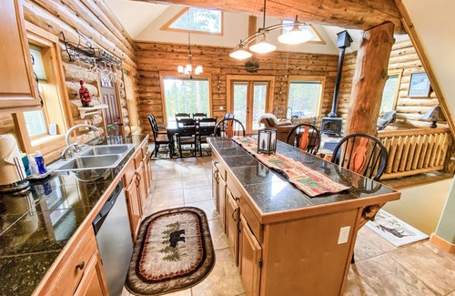 Alma Cabin | New! Secluded Log Cabin with Views & Hot Tub, Foosball, Wood Stove - Heavenly Homestead