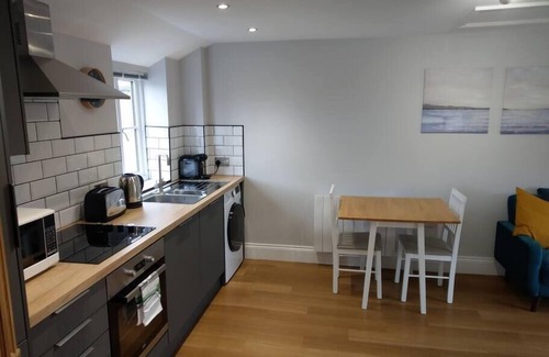Husbands Bosworth Apartment | New Serviced 1-bed Apartment - inc private parking