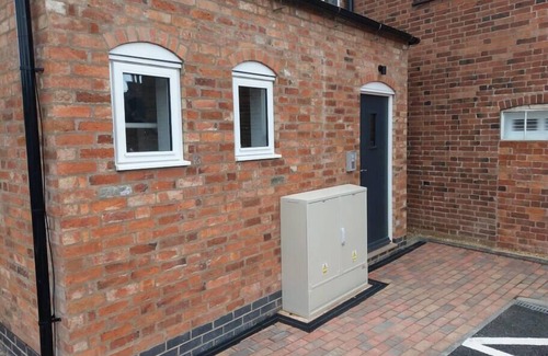 Husbands Bosworth Apartment | New Serviced 1-bed Apartment - inc private parking