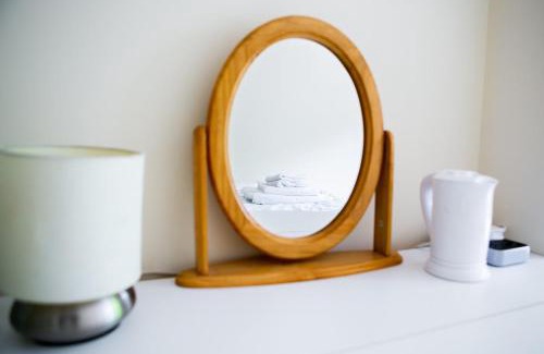 Forest Row Apartment | New Snug DoubleEnsuite in Central Forest Row
