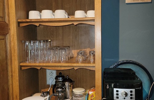 Auriac-du-Perigord House | NEW SPACIOUS 4 BED/3 BATH HOUSE VAST PRIVATE GROUNDS 10 MIN DRIVE FROM MONTIGNAC