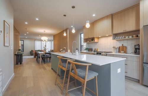 Greenville Downtown House | NEW Spacious 4-Story 4-bedroom Townhome Retreat in Greenville