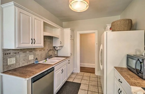 Bristol Villa | NEW! Spacious Downtown Villa w/King + Garden Views