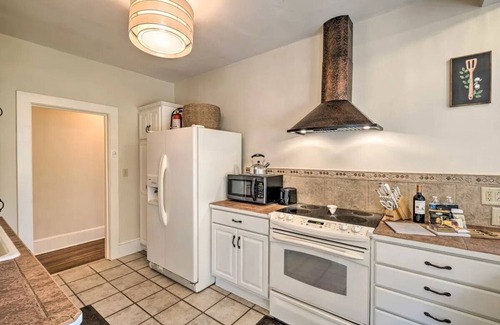 Bristol Villa | NEW! Spacious Downtown Villa w/King + Garden Views