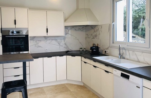 Piolenc House | 'NEW' spacious villa with pool | South of France