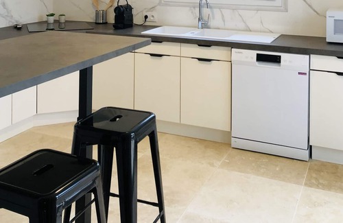 Piolenc House | 'NEW' spacious villa with pool | South of France