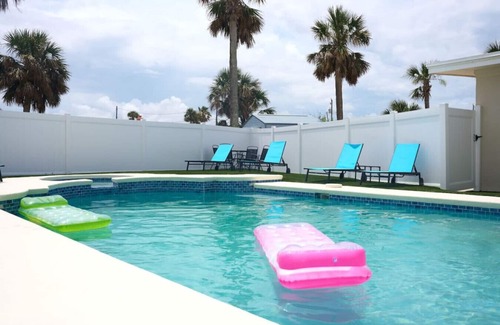 Ortona North Condo | New Studio Across the Beach!