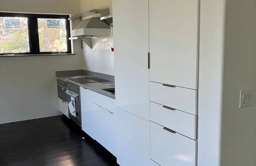 Warrington Cottage | new studio on Bay near downtown Pensacola night life and short walk to golf