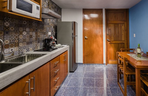 Centro Apartment | New! Studio w/balcony, WiFi+, wine cooler & more!