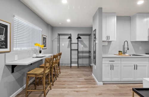 Sacramento Apartment | *New* Studio - Walk to Golden 1 | Old Sac | DOCO