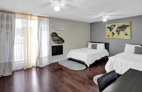 Ives Estates House | New! Stylish 3/2.5 Townhome w/2 Balconies & Patio, Near Hard Rock Stadium & Casino