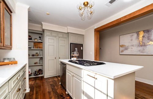 Fondren House | NEW! Stylish and Modern Home In the Heart of the Popular Fondren District