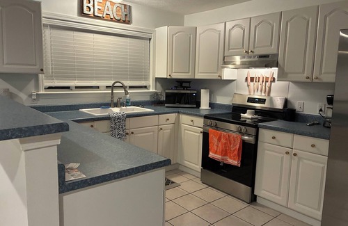 Waveland House | !NEW! The Hoff Shell: Serene Beachside Haven