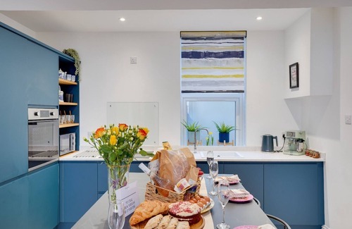 Berwick-upon-Tweed House | *NEW*The Procession: Grade II Listed, Pet Friendly
